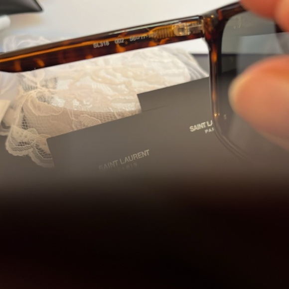 Saint Laurent Sunglasses w/ papers, Cloth, Case & Guarantee of authenticity. - Picture 3 of 9